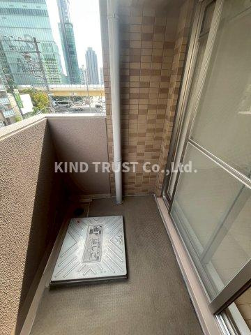 サムティ梅田2グロウアクシスのバルコニー|外からの目が気にならないバルコニーで洗濯物が干せます