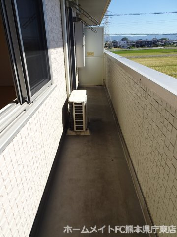 熊本市東区下江津７丁目のアパートのバルコニー