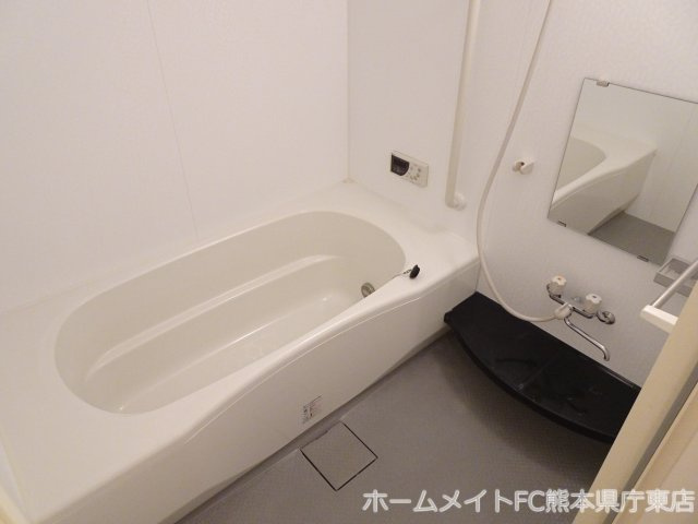 熊本市東区下江津７丁目のアパートの浴室