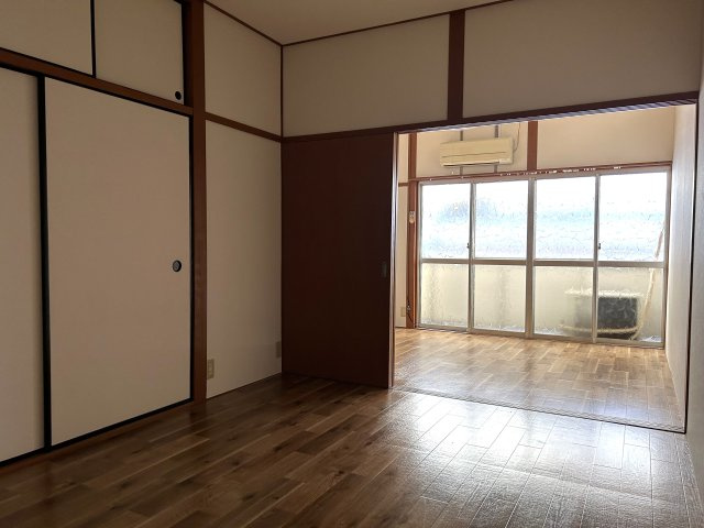 西宮市上鳴尾町のアパートの居間・リビング