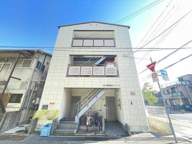 西宮市里中町３丁目の賃貸マンションの外観
