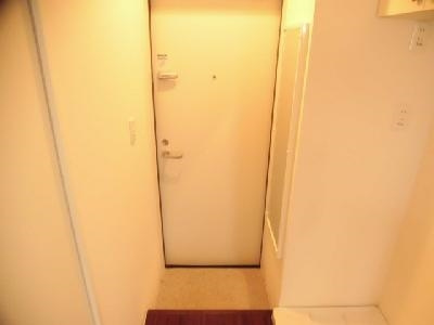 アークリード五条堀川の玄関