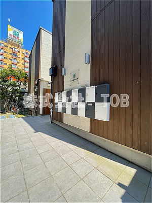 【エントランス】 | アヴニール上北沢 | メールBOX