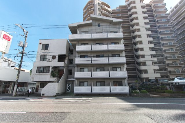 Zi building（通称ジィービル）