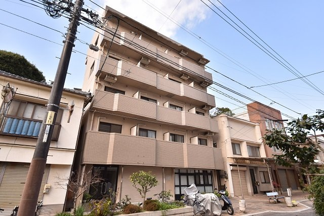 メゾン勝浦の外観