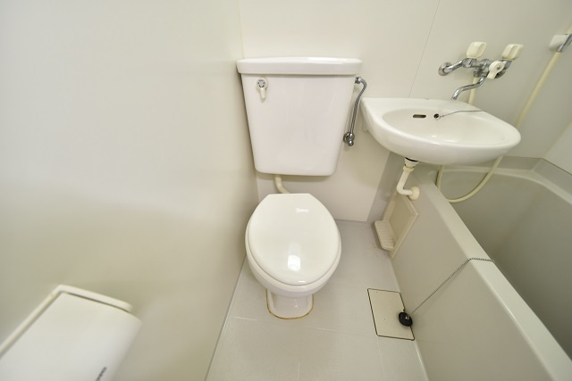 メゾン勝浦の浴室