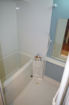 【浴室】 | シャローム天神北 | 別号室の写真になります。現況優先。