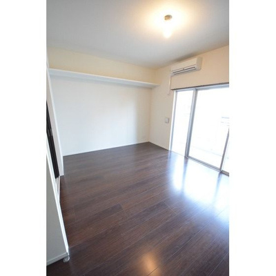 【居間・リビング】 | ルイズアクア | 別号室の写真になります。現況優先。