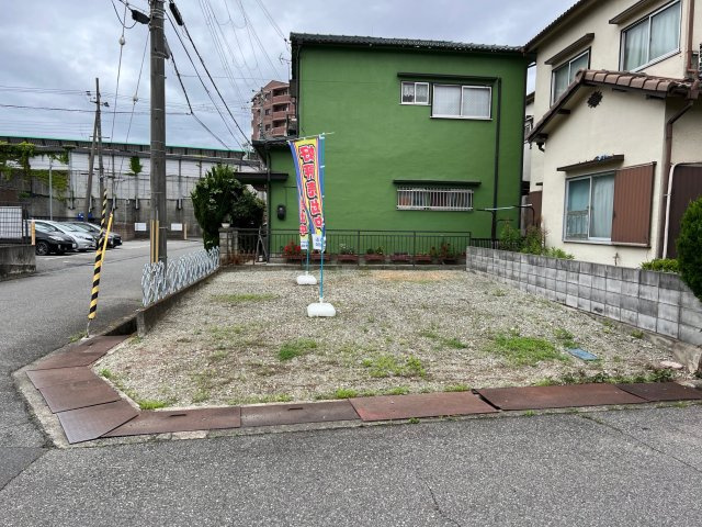 平岡町土山売土地の外観
