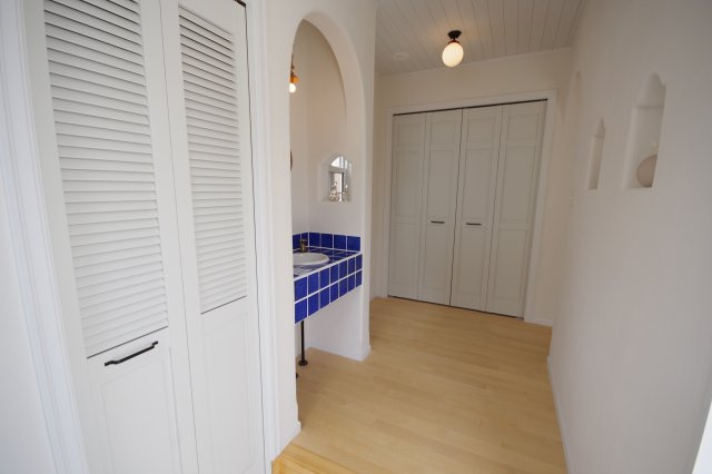 宇都宮市針ヶ谷町　戸建の玄関|玄関内に洗面台があり衛生面も安心