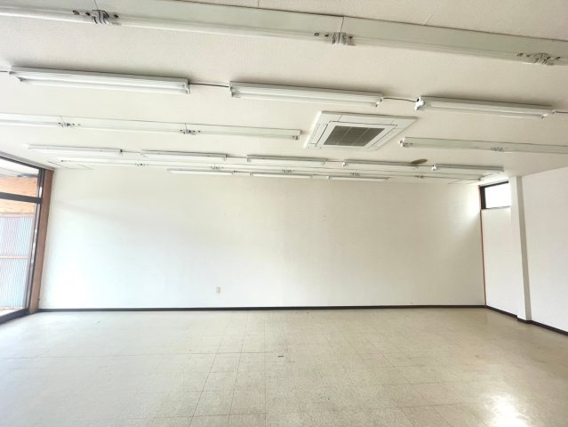 井上町貸店舗・事務所の内装