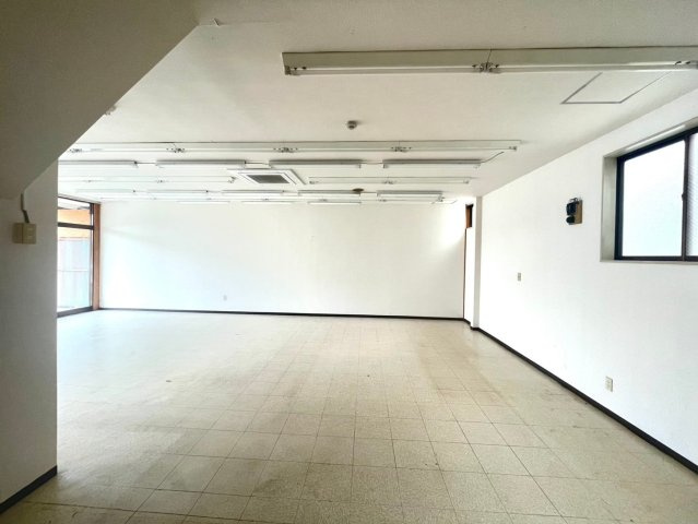 井上町貸店舗・事務所の内装