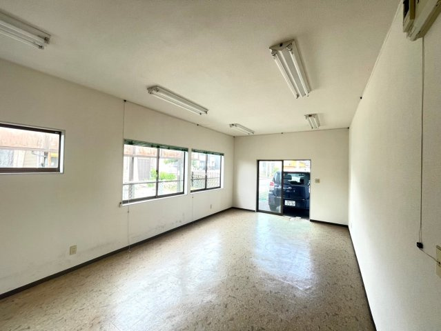 井上町貸店舗・事務所の内装