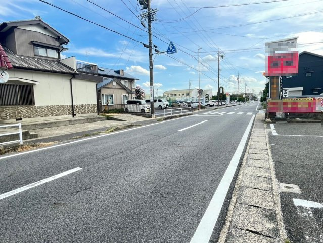 井上町貸店舗・事務所の駐車場