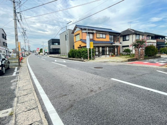 井上町貸店舗・事務所の駐車場