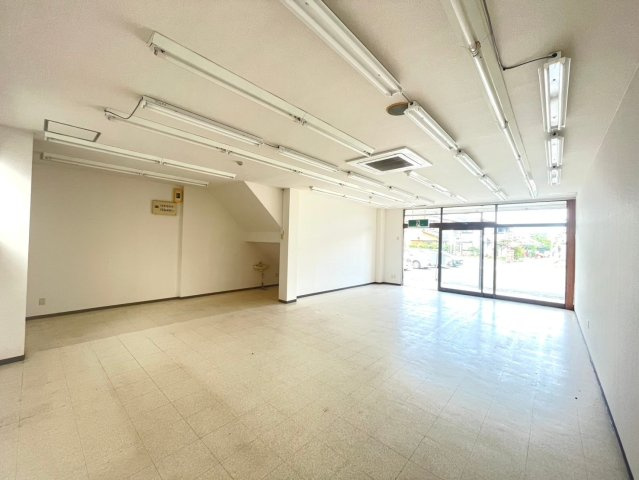 井上町貸店舗・事務所の内装