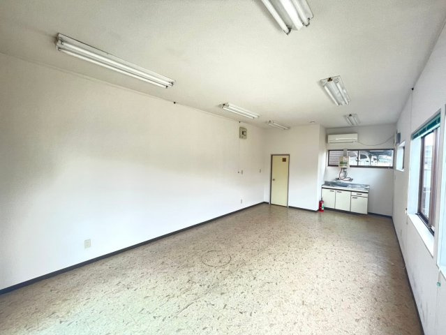 井上町貸店舗・事務所の内装