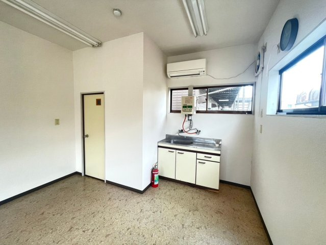 井上町貸店舗・事務所の内装