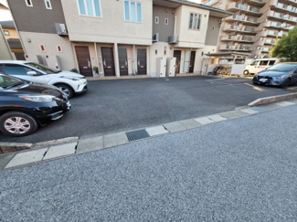 【駐車場】 | 平面式の駐車場です