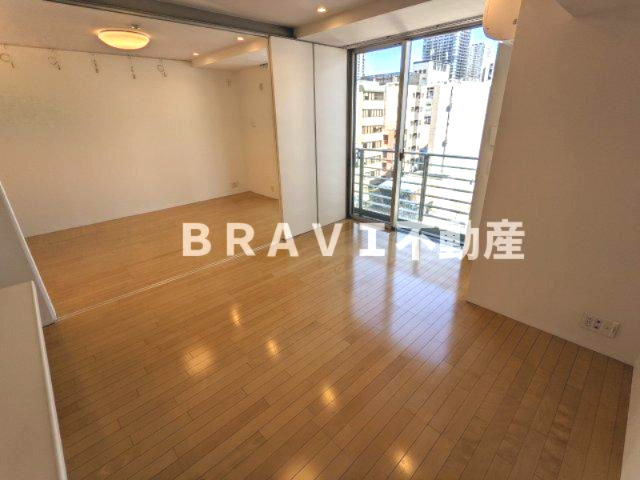 アーバネックス淀屋橋　BRAVI不動産の居間・リビング