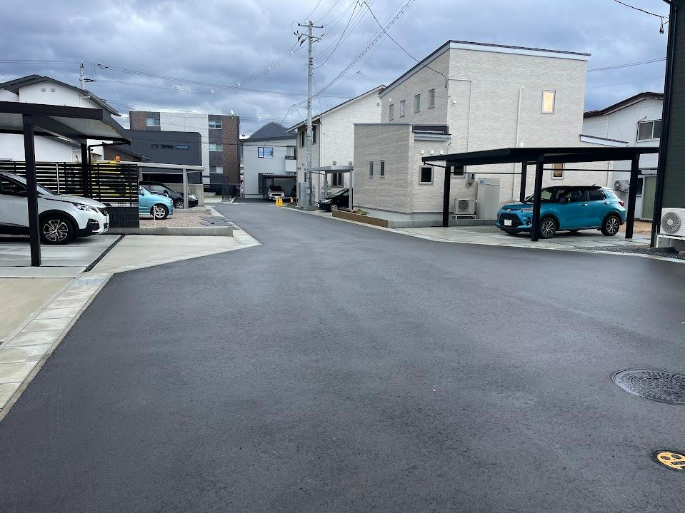 山形市若葉町建売住宅の前面道路含む現地写真|前面道路（私道）