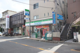 ファミリーマート原木中山駅前店まで950m