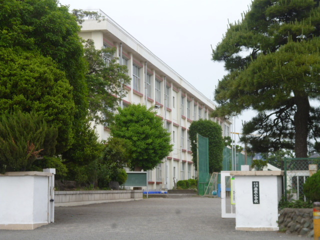 座間市立栗原小学校まで800ｍ