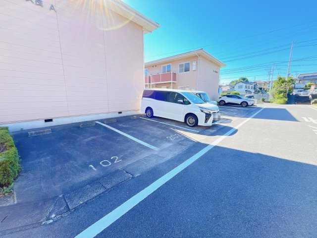 プレイス寿久茂Aの駐車場