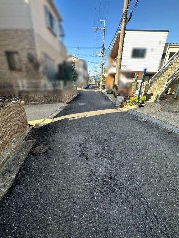 養父丘２丁目　中古一戸建ての前面道路含む現地写真|前面道路含む現地写真■物件内覧・資金計画相談・住宅ローン相談、リフォーム相談、お問合せ受付中■
※当日・翌日のご内覧、ご相談はお電話でのお問合せがスムーズです！