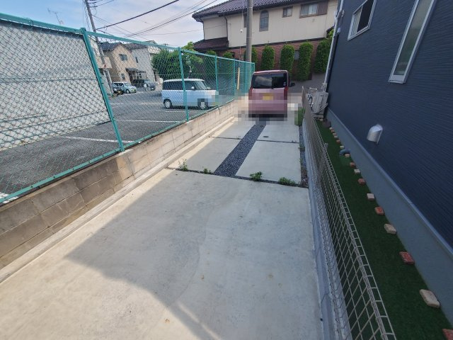 さいたま市岩槻区南平野３丁目の一戸建ての駐車場
