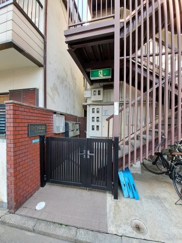 ロイヤル北口マンションのエントランス