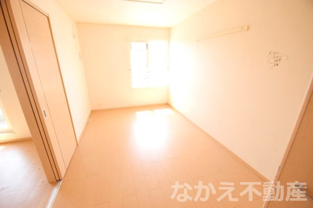 【寝室】 | 広くて明るい寝室