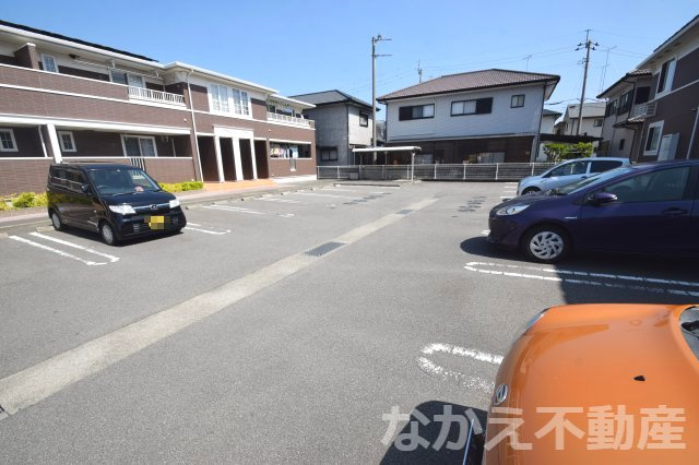 【駐車場】