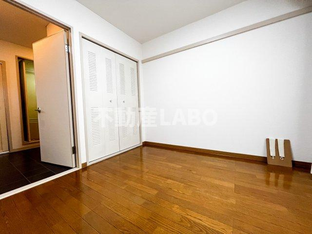 ハーモニー弁天の洋室