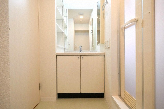 FLAT　INN　UESHIOの独立洗面台