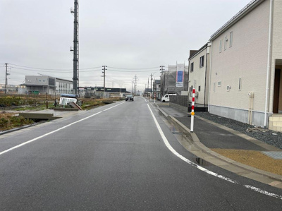 【前面道路含む現地写真】 | 鶴岡市北茅原町建売住宅【Ⅰ期】1号棟 | 前面道路