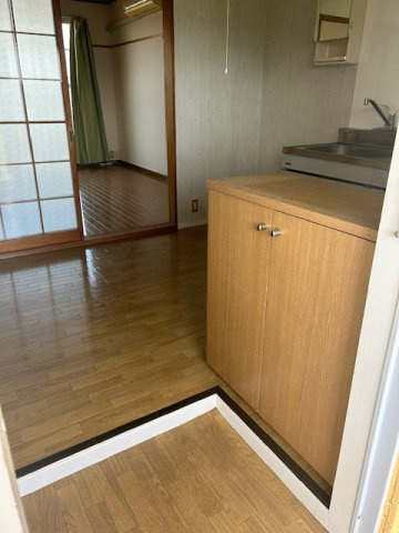 泉プリンスコートA棟の玄関|シューズBOXあります