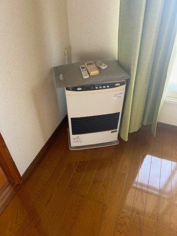 泉プリンスコートA棟の設備|FF式自動給油ストーブ