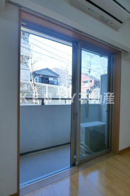 【バルコニー】 | プレシャスガーデン鵜の木 | 広々としたバルコニーです