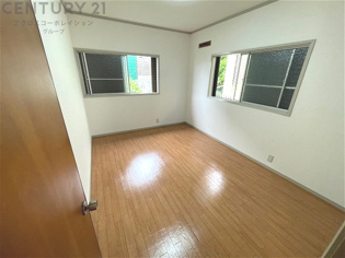 創造性や成長を促す遊びの空間を提供。学習や趣味に集中できる環境を整えます。個別のプライベートスペースは自己表現と自立心を育み、心地よい睡眠環境を整えリラックスできる場所を提供。