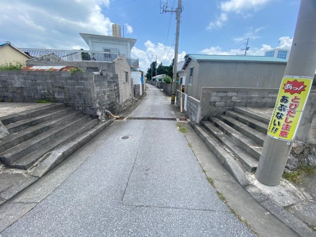 浜比嘉島　勝連浜の前面道路含む現地写真
