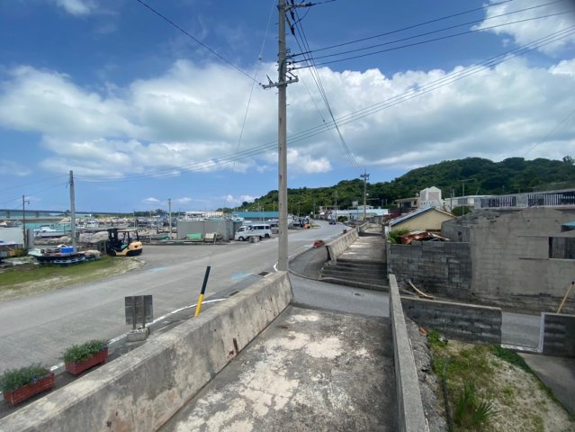 浜比嘉島　勝連浜の前面道路含む現地写真