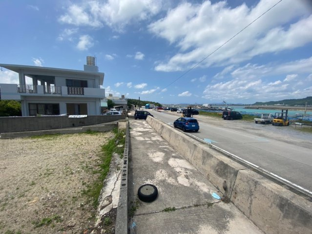 浜比嘉島　勝連浜の前面道路含む現地写真