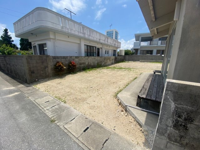 浜比嘉島　勝連浜の前面道路含む現地写真