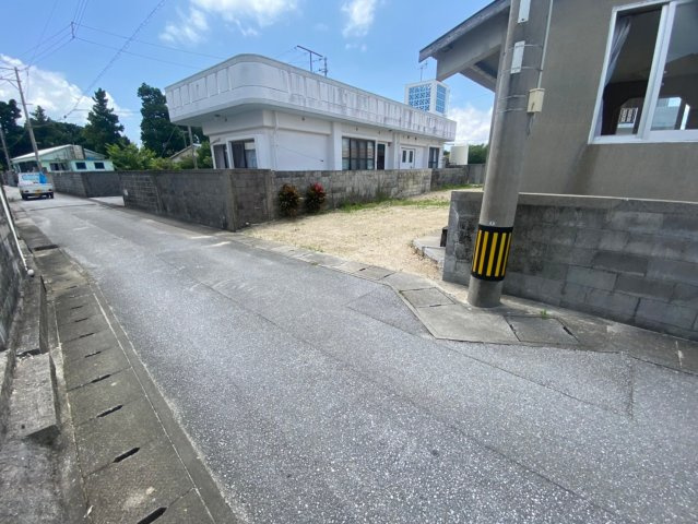 浜比嘉島　勝連浜の前面道路含む現地写真