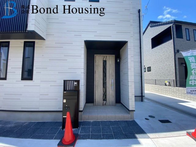 お車2台駐車可能　山手　全1棟　新築戸建の外観