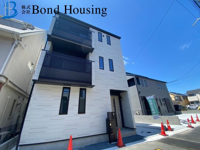 お車2台駐車可能　山手　全1棟　新築戸建の外観