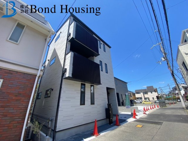 お車2台駐車可能　山手　全1棟　新築戸建の前面道路含む現地写真