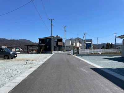 【前面道路含む現地写真】 | 東根市六田建売住宅【1号棟】 | 前面道路になります。