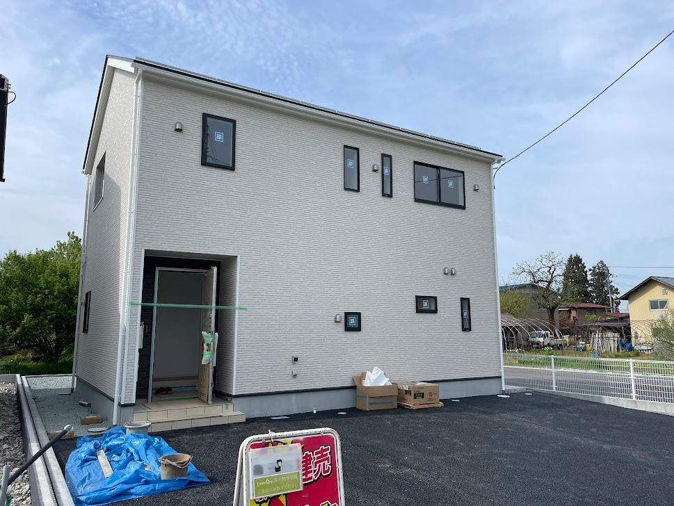 東根市六田建売住宅【2号棟】の外観|2号棟現在建築中！早期予約受付中！